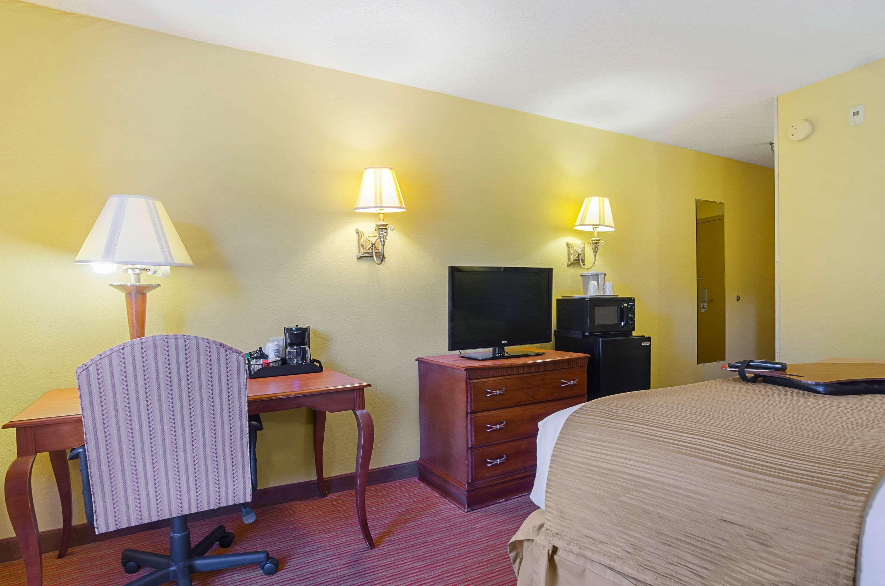 Surestay Plus Hotel By Best Western Durham Medical Center Esterno foto
