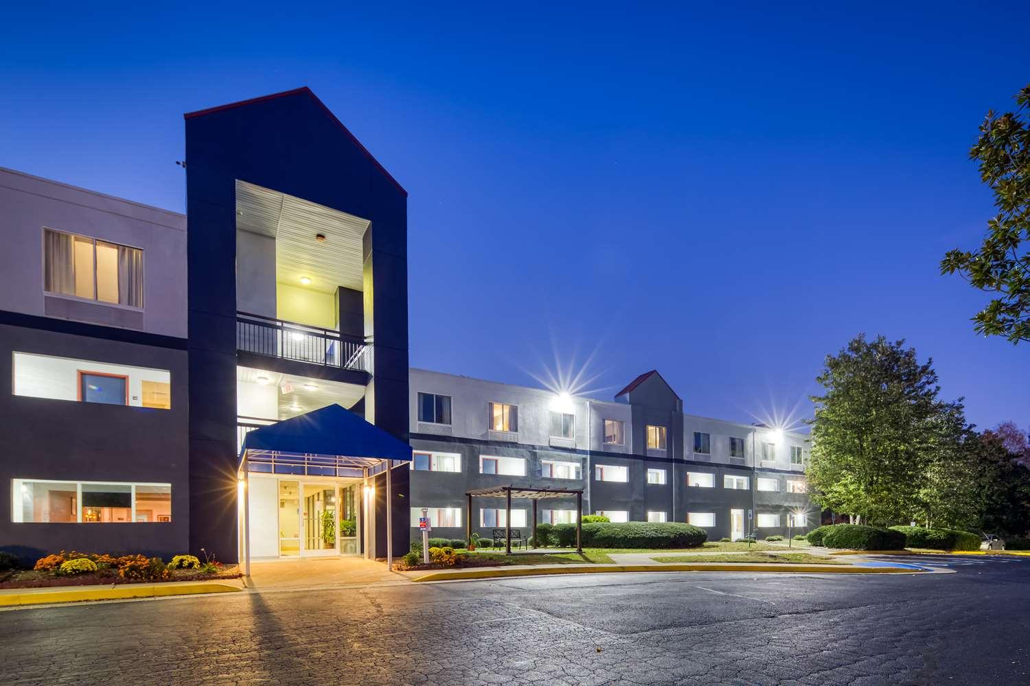 Surestay Plus Hotel By Best Western Durham Medical Center Esterno foto