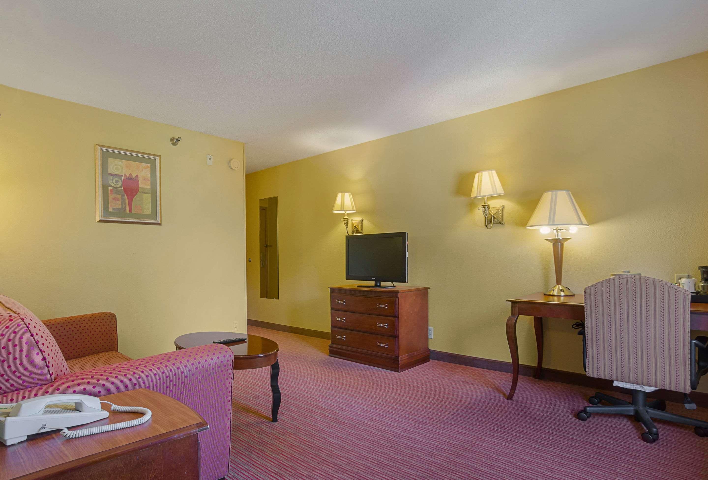 Surestay Plus Hotel By Best Western Durham Medical Center Esterno foto